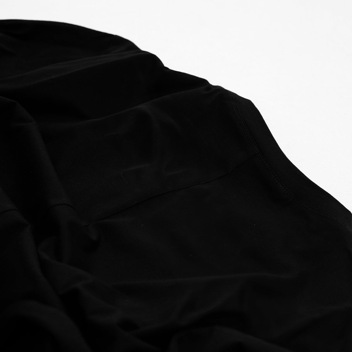 BLACK T-SHIRT