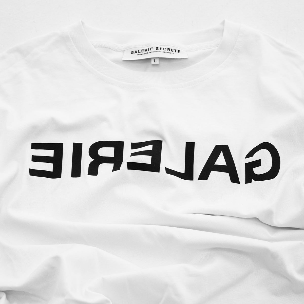 WHITE PRINTED T-SHIRT