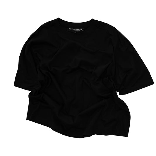 BLACK T-SHIRT