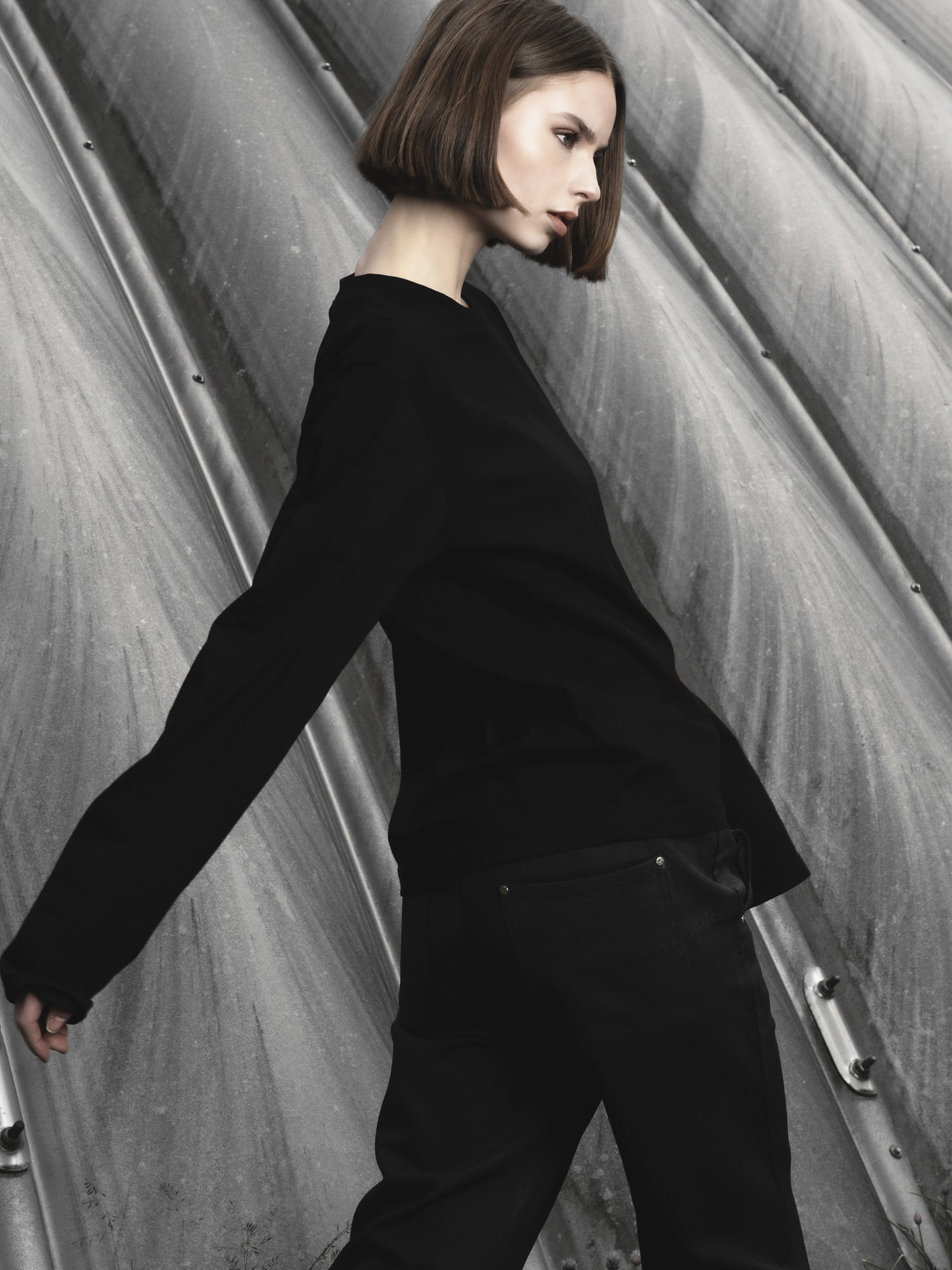 BLACK LONGSLEEVE