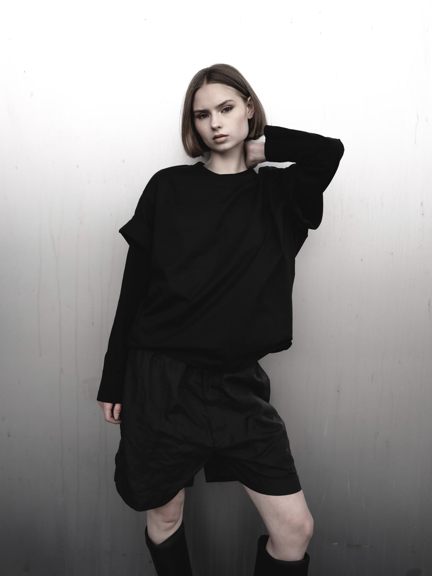 BLACK T-SHIRT