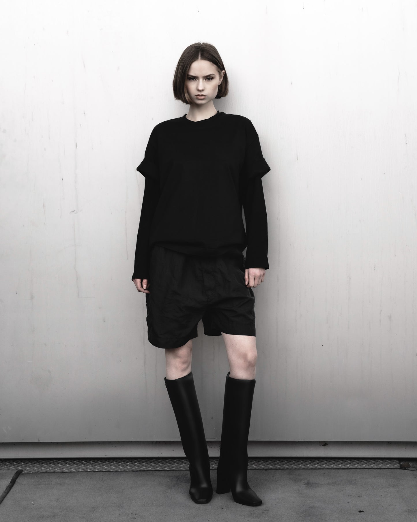 BLACK T-SHIRT