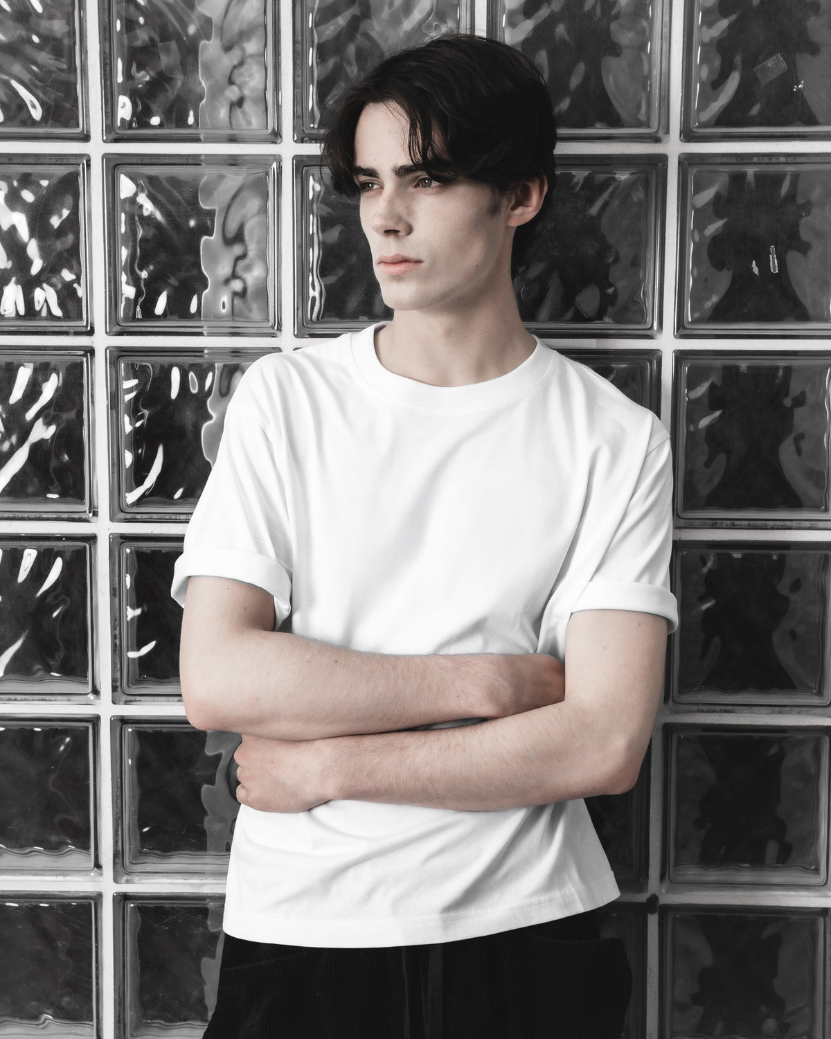 WHITE T-SHIRT
